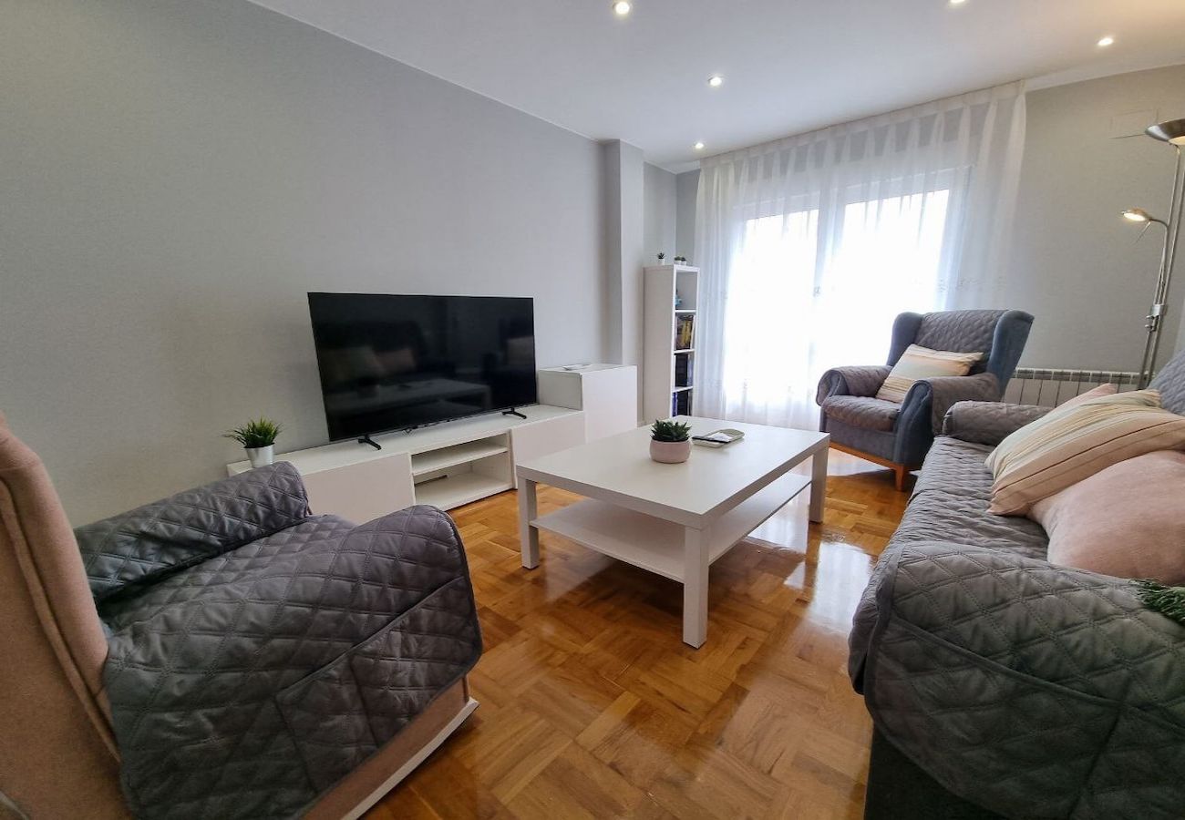 Apartamento en Gijón - 153A -3 dormitorios Barrio de La Arena con parking