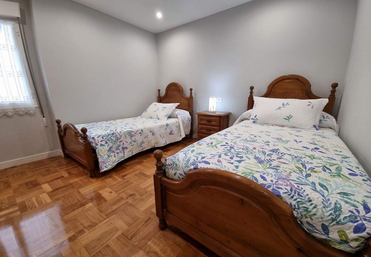 Apartamento en Gijón - 153A -3 dormitorios Barrio de La Arena con parking