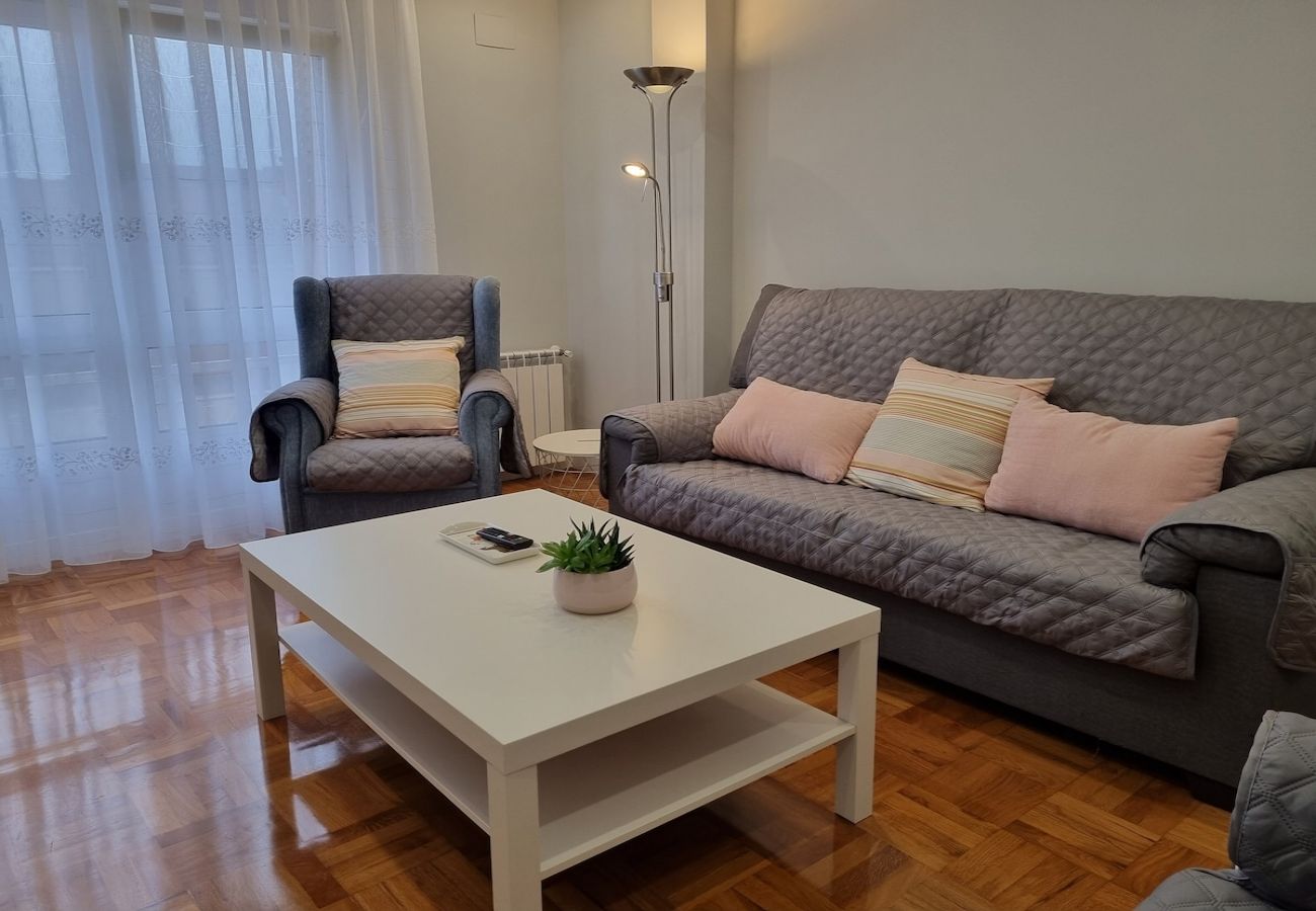 Apartamento en Gijón - 153A -3 dormitorios Barrio de La Arena con parking