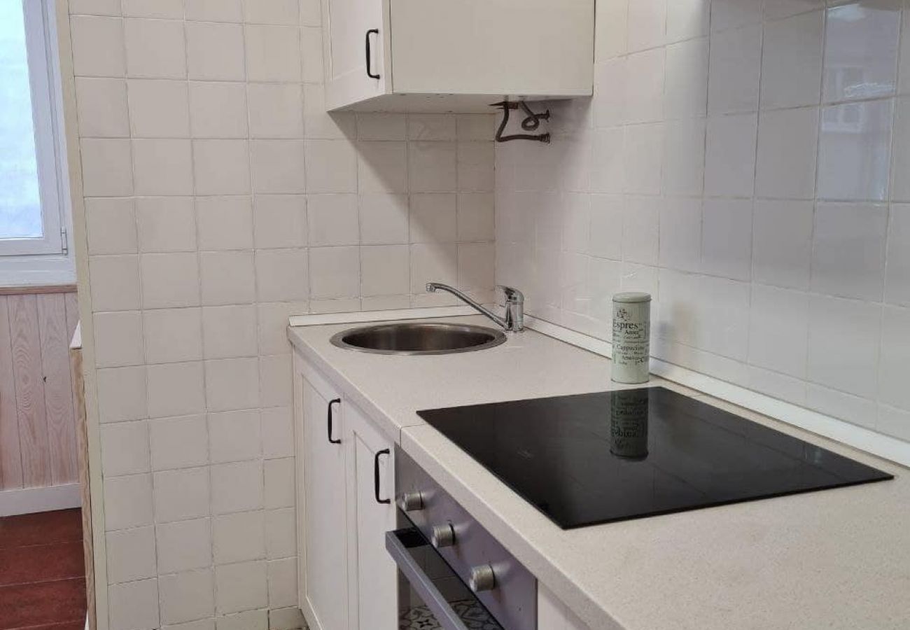 Apartamento en Gijón - 122A   Emblemática vivienda en Playa San Lorenzo