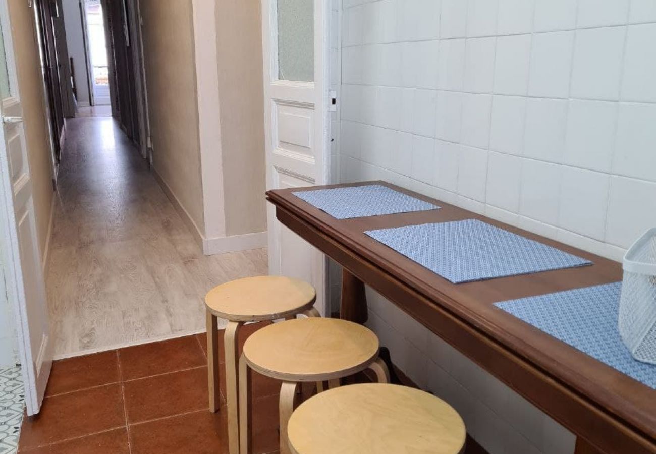 Apartamento en Gijón - 122A   Emblemática vivienda en Playa San Lorenzo