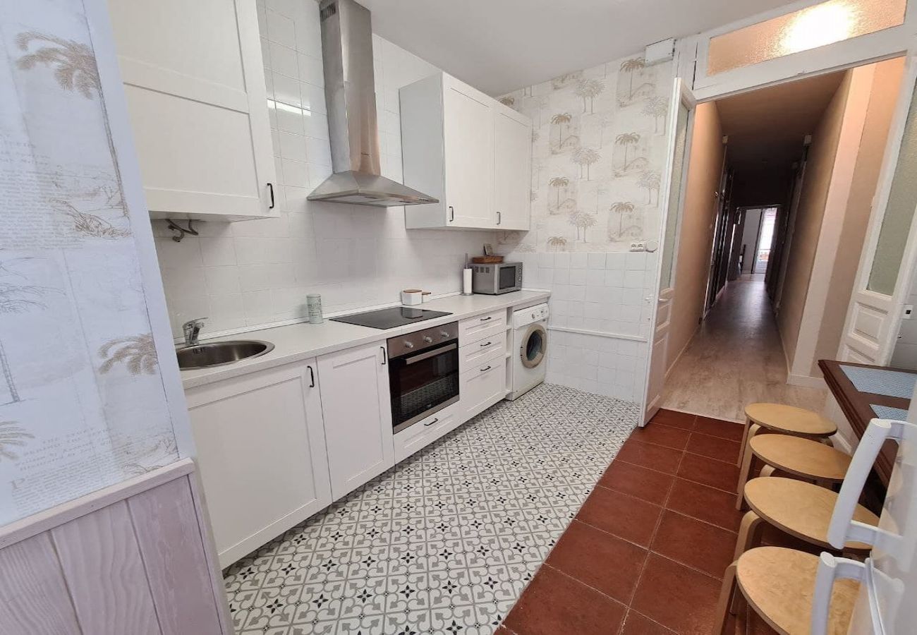 Apartamento en Gijón - 122A   Emblemática vivienda en Playa San Lorenzo