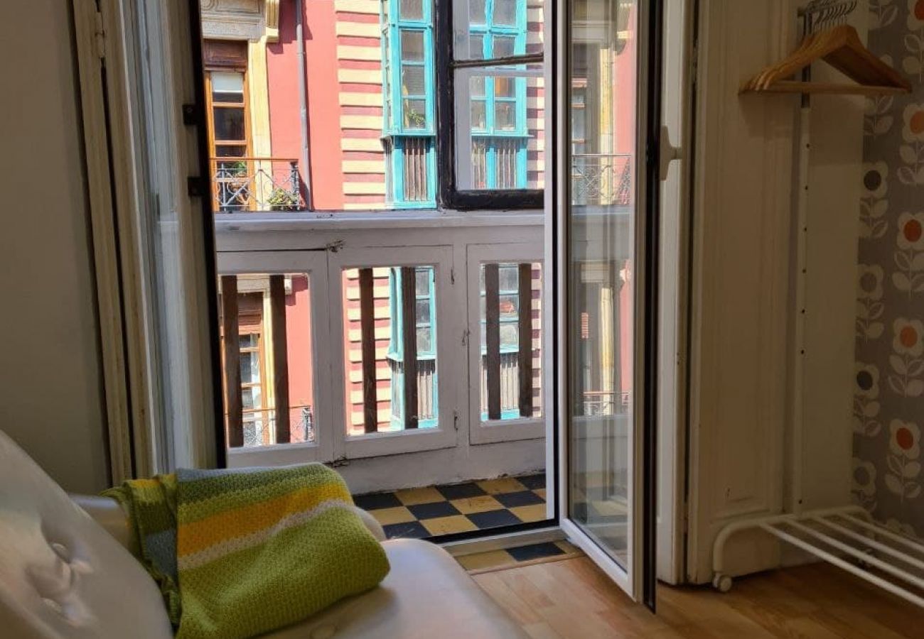 Apartamento en Gijón - 122A   Emblemática vivienda en Playa San Lorenzo