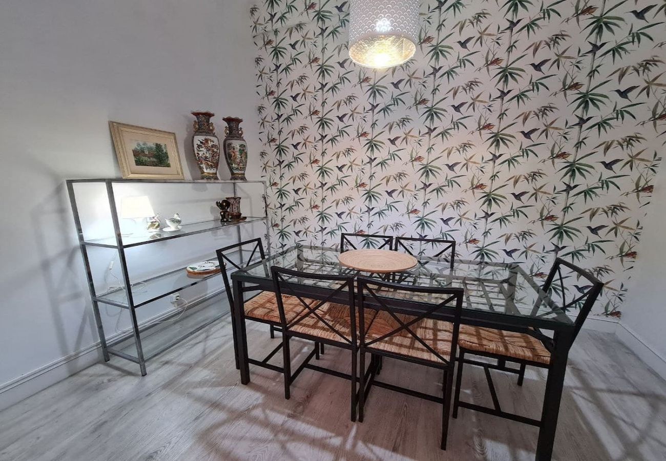 Apartamento en Gijón - 122A   Emblemática vivienda en Playa San Lorenzo