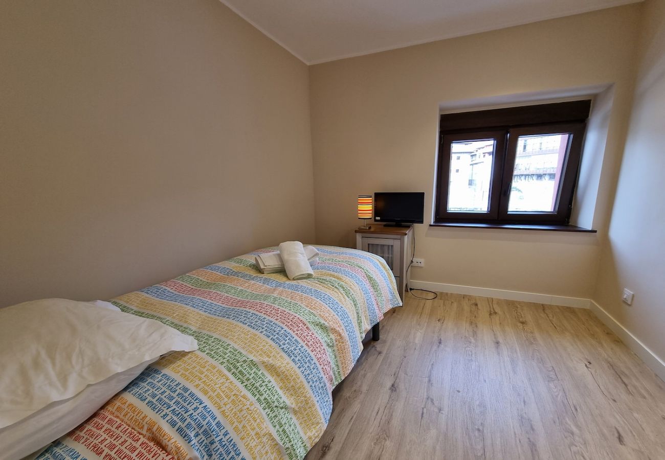 Apartamento en Llanes - 15A02  Precioso apto en pleno Puerto