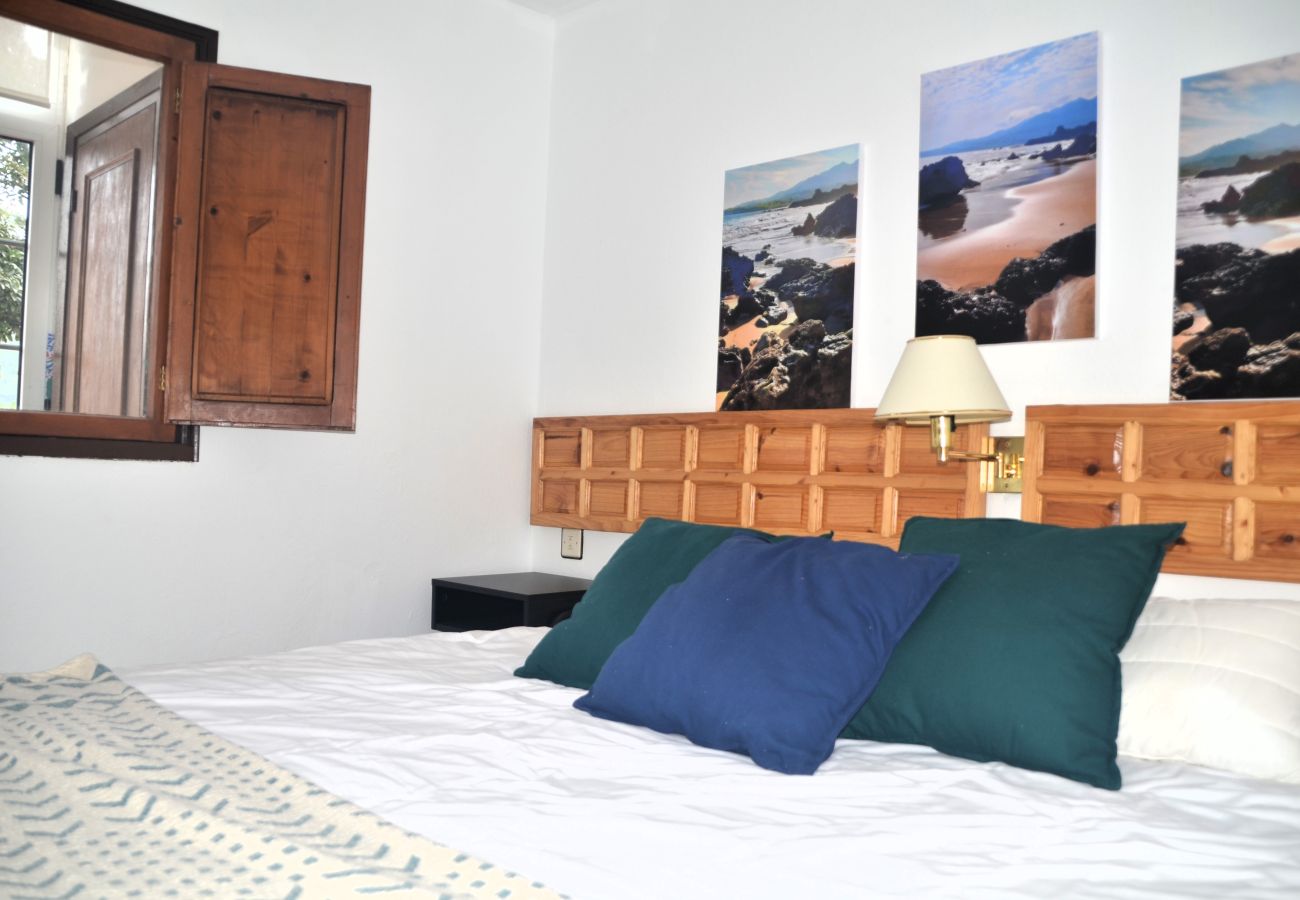 Apartamento en Colunga - 14A07 Casa de playa Elisa con Jardín