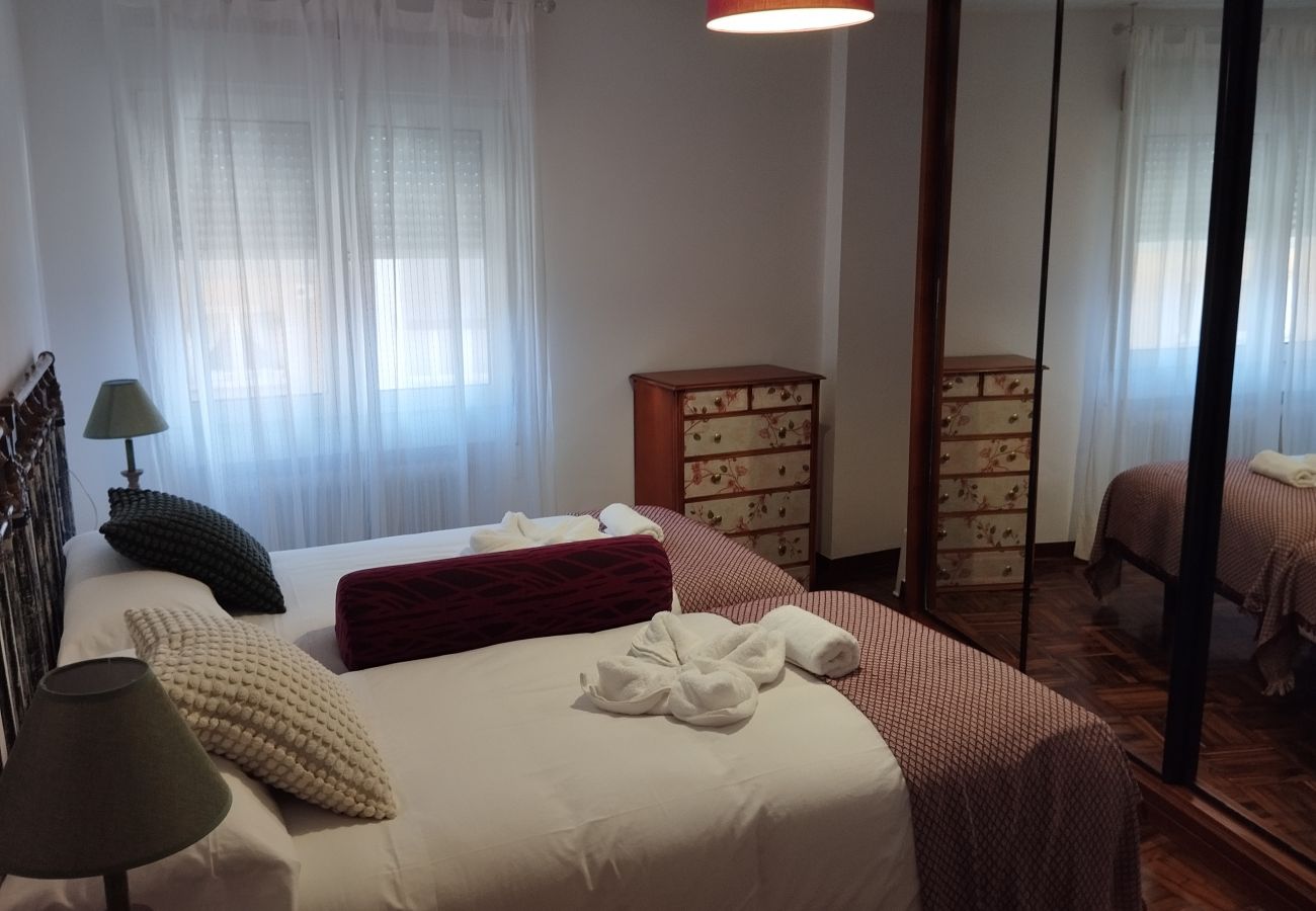 Apartamento en Gijón - 1A108 Amplio y moderno apartamento