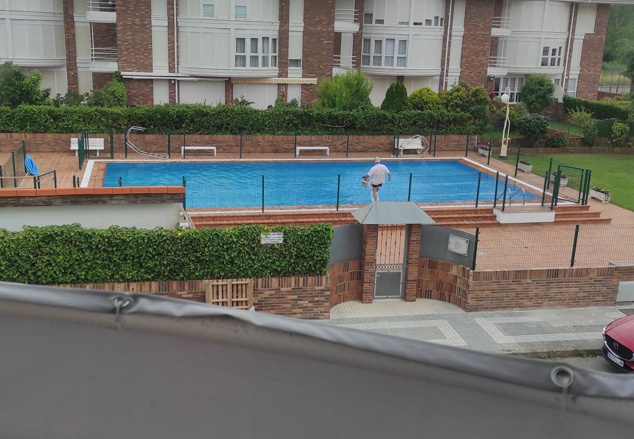 Apartamento en Santoña - C05A02 Apartamento en la playa con piscina