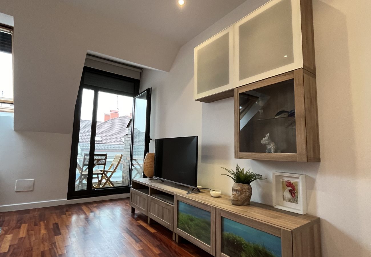 Apartamento en Oviedo - 604C Aura Oviedo. Ático céntrico con garaje