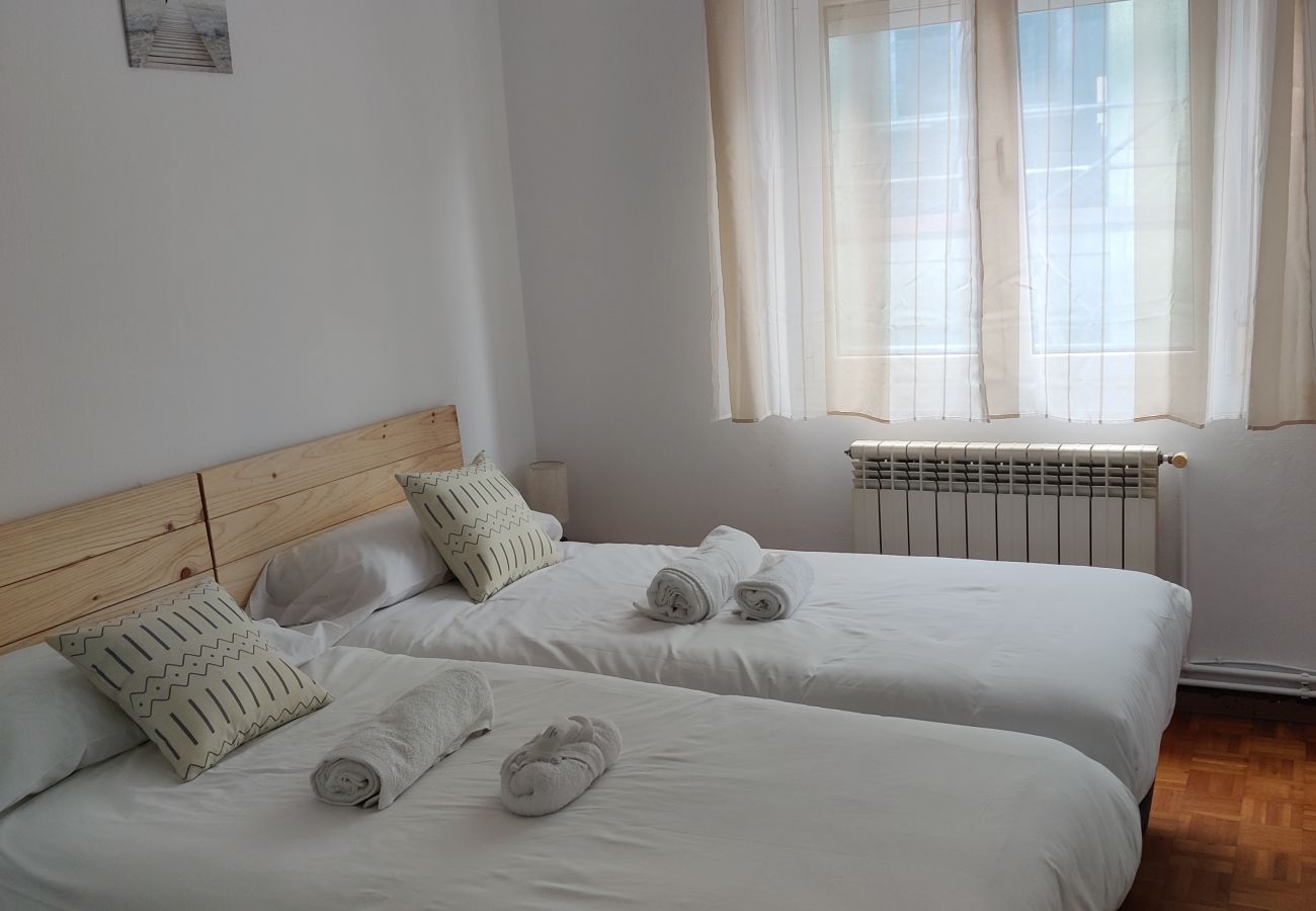 Apartamento en Gijón - 1A135 Comodo Apto 3 dormitorios